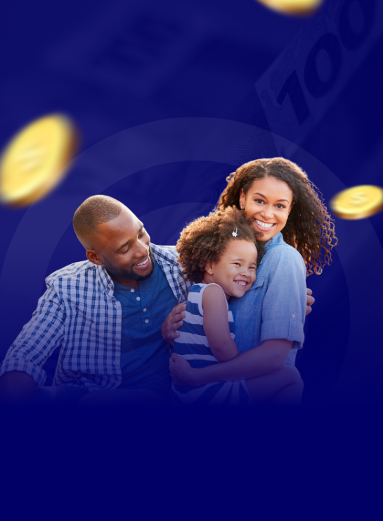 Família sorrindo representando antecipação do saque-aniversário FGTS